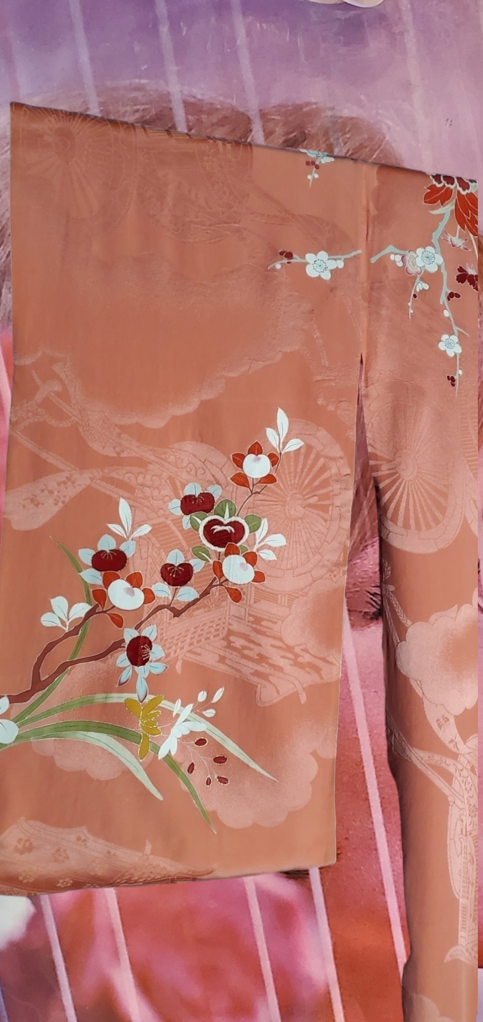 Red lining kimono