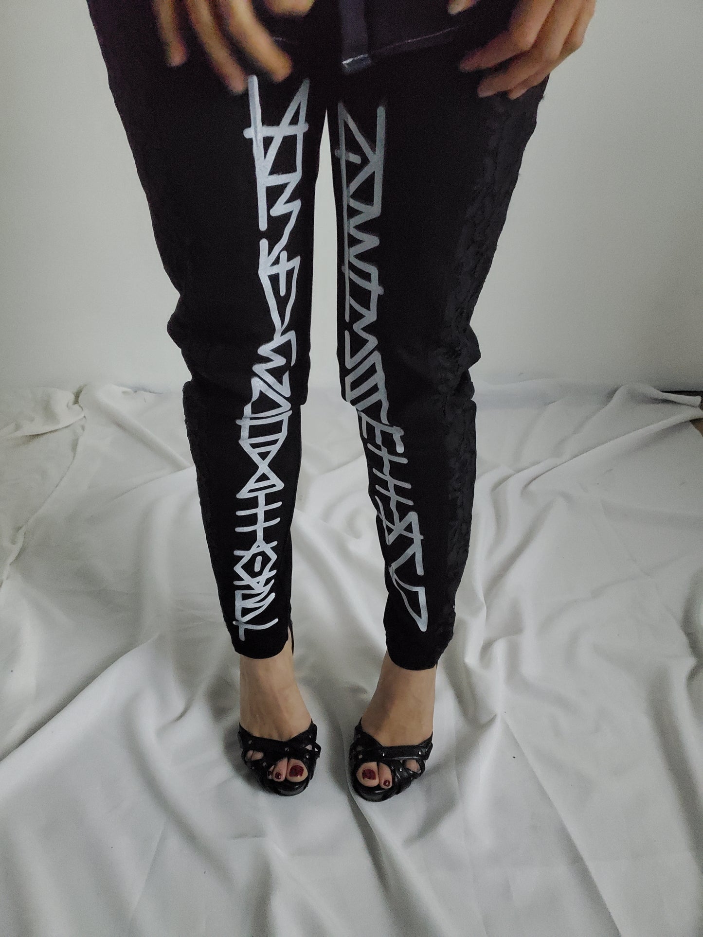 ‡ NEVER STOP DREAMING LEGGINGS ‡